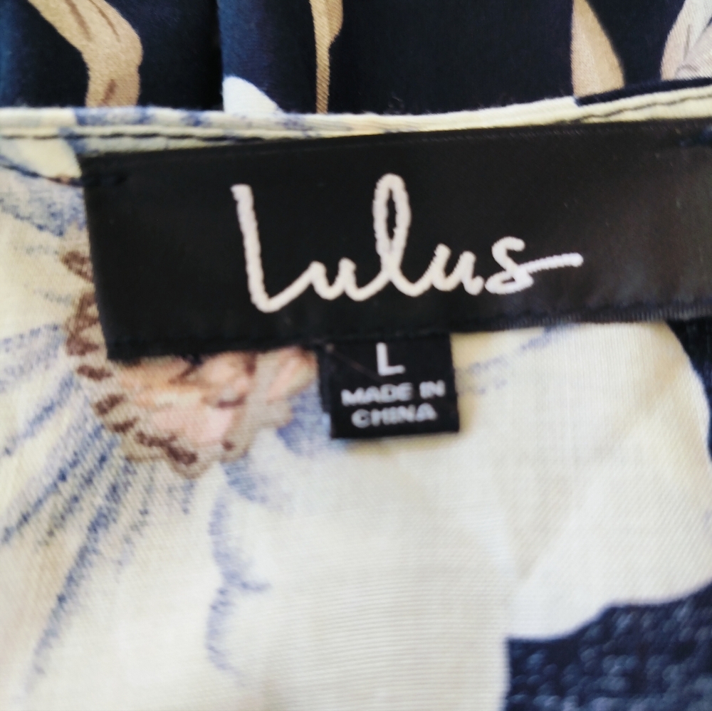 LuLu Navy Blue White Floral Hi-Lo 100% Rayon Wrap Dress Size Large - Picture 7 of 9